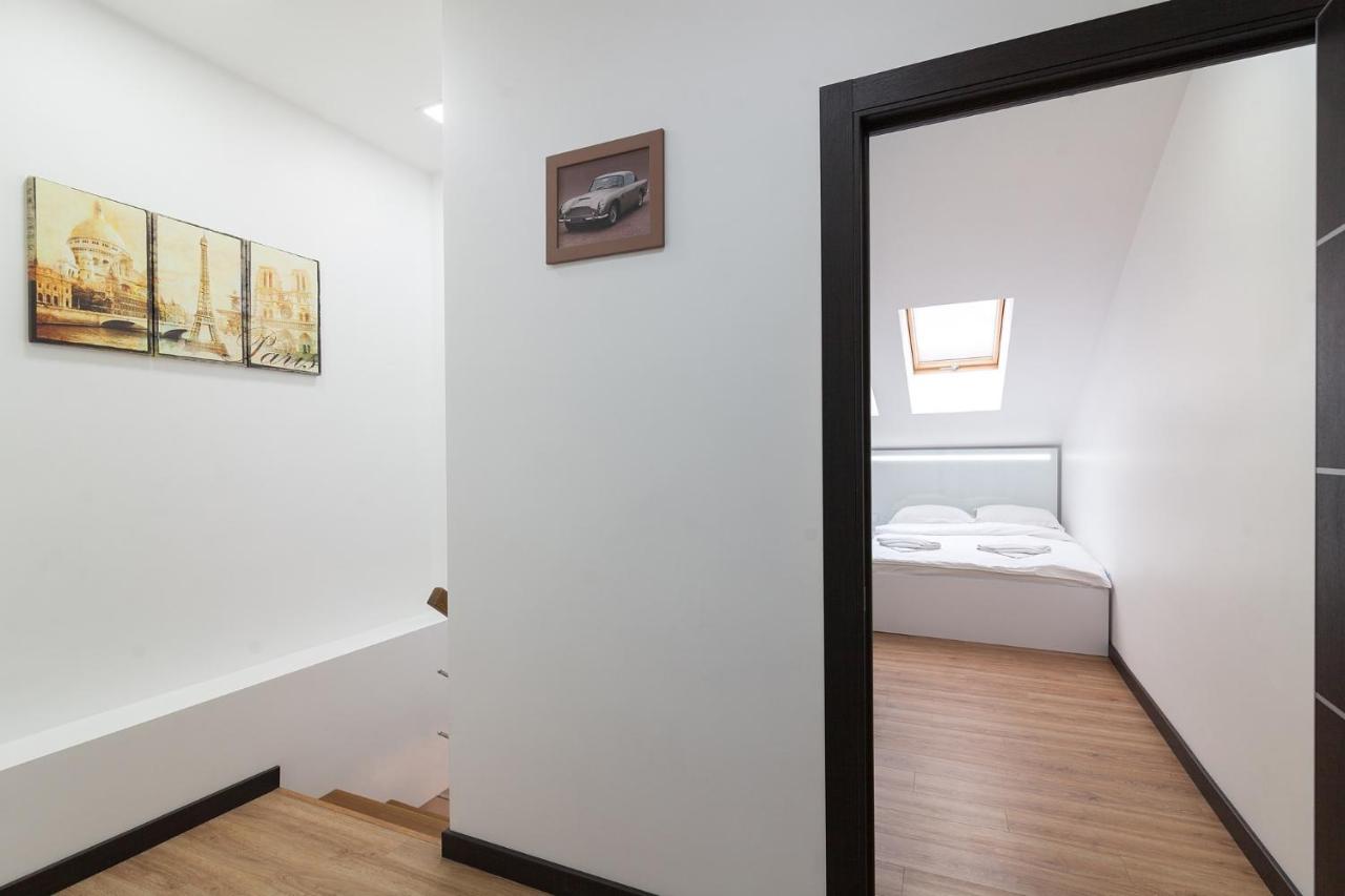 Leogrand Apartment On Doroshenka 38 Lviv Exteriör bild